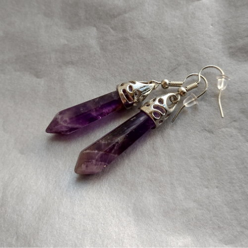 30 Aretes de Amatista en Punta – Intuición, Elegancia y Energía Divina