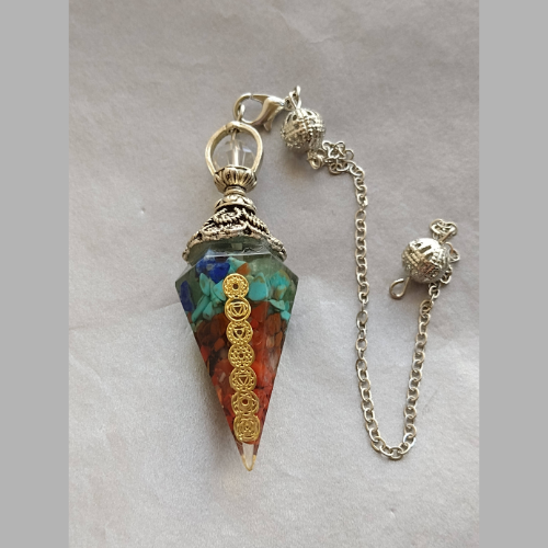 66 Péndulo de los Siete Chakras con Símbolos Sagrados — Armonía, Sabiduría y Conexión Interior